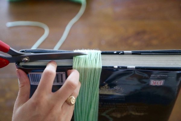 how to make easy yarn tassels