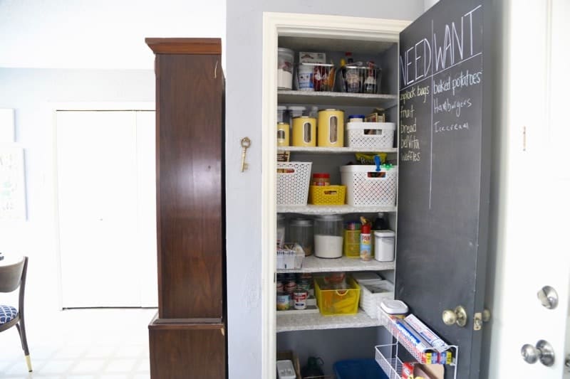 This pantry makeover is so gorgeous, and SO simple! It's easy to feel like you have to spend a ton of money to get an organized pantry, but this blogger got creative and spent just over $100 to totally upgrade her whole pantry!