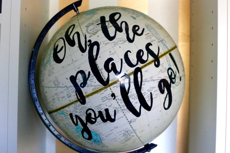 I LOVE this globe art! It's so cute and so incredibly easy to make! Learn how to make your own in under and hour and for just a couple of bucks - this is seriously one of the simplest DIY projects ever! 