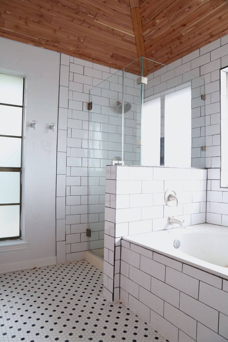 Bathroom renovations are overwhelming if you've never done it before! Here's a look at having frameless shower glass installed in your bathroom.