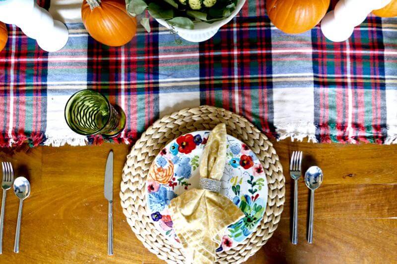 How to get your home guest ready and have your table setting all prepped and planned for Thanksgiving - long before the big day. Great ideas for decorating your table for Thanksgiving! This tablescape is beautiful! 