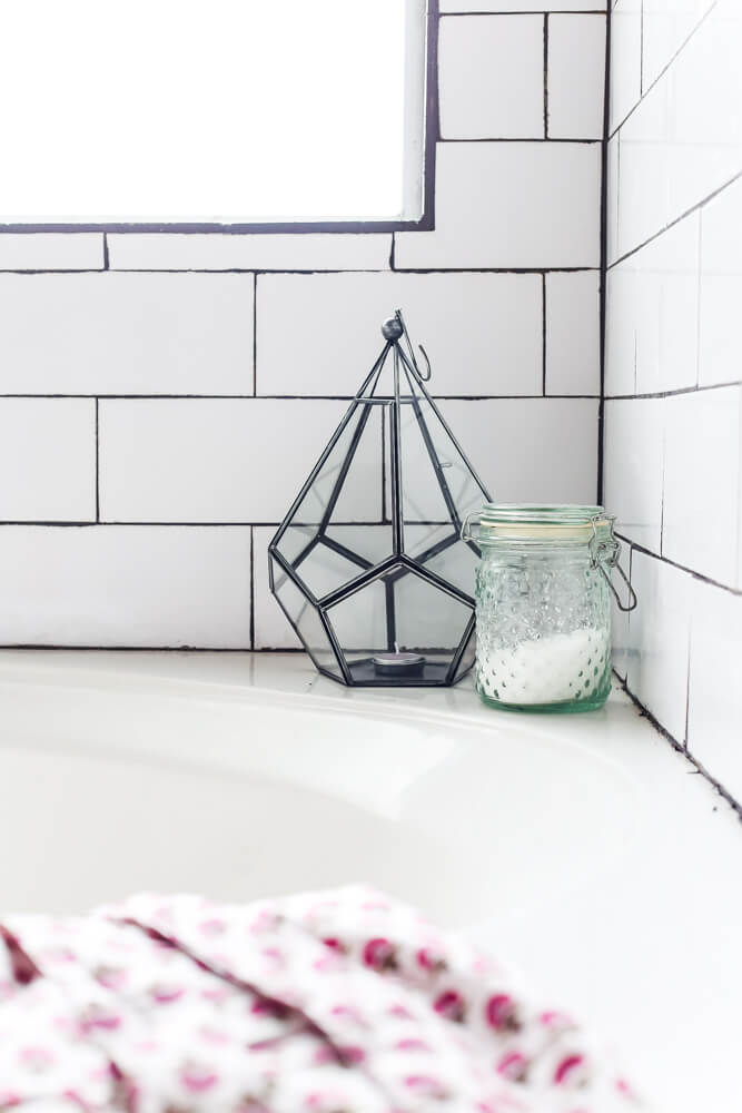 This master bathroom is so serene and relaxing! There are tons of great ideas for how to make your bathroom the most relaxing place in your home. 