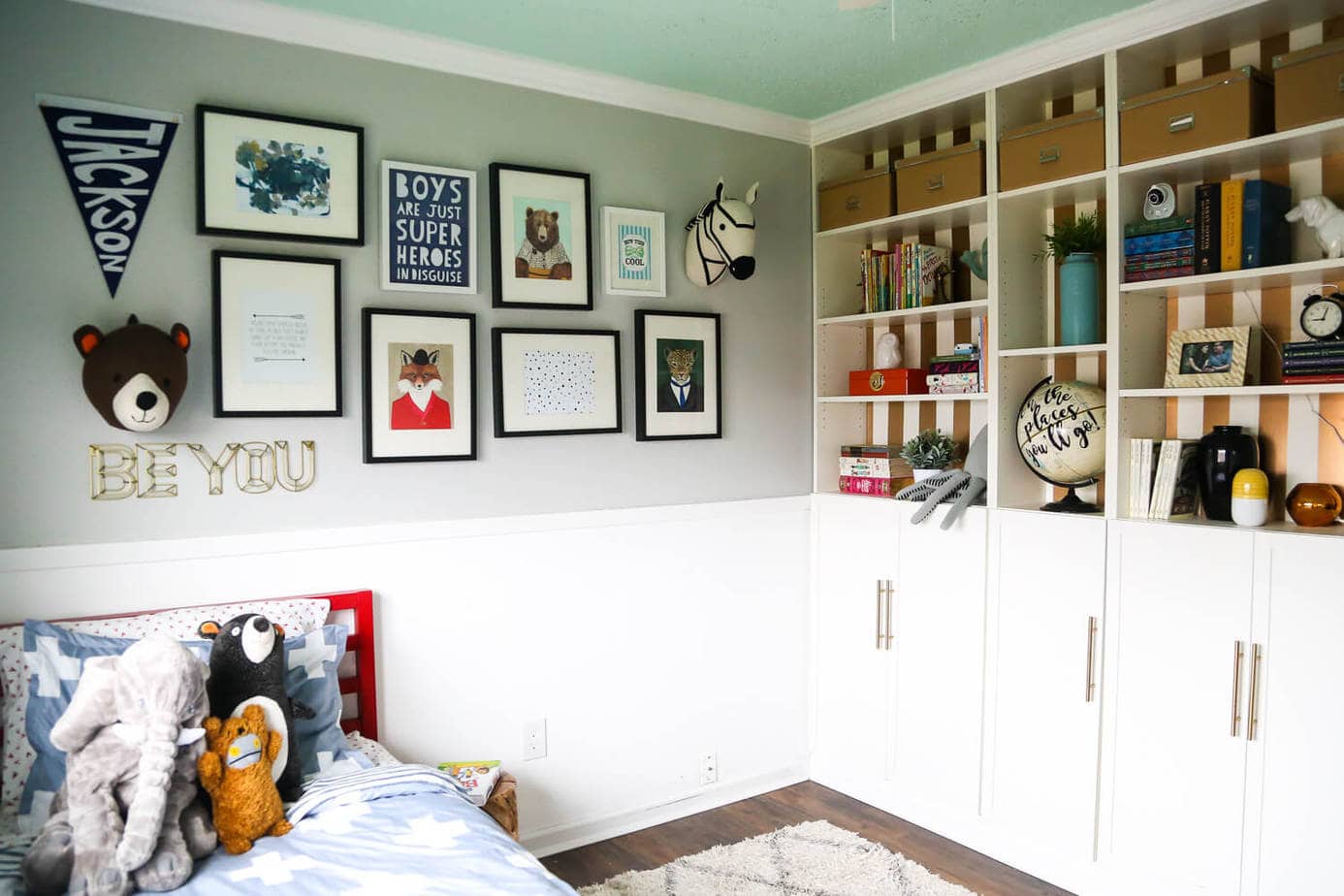 An adorable, colofrful gender-neutral big kid room. Great ideas for how to decorate a room for your toddler or preschooler. 