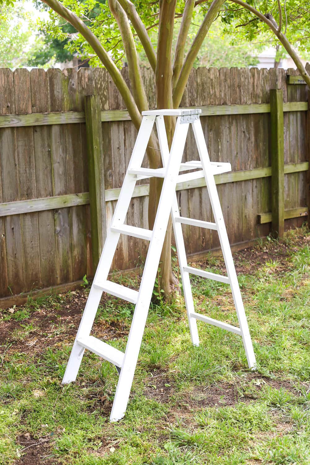 Easy DIY plant stand