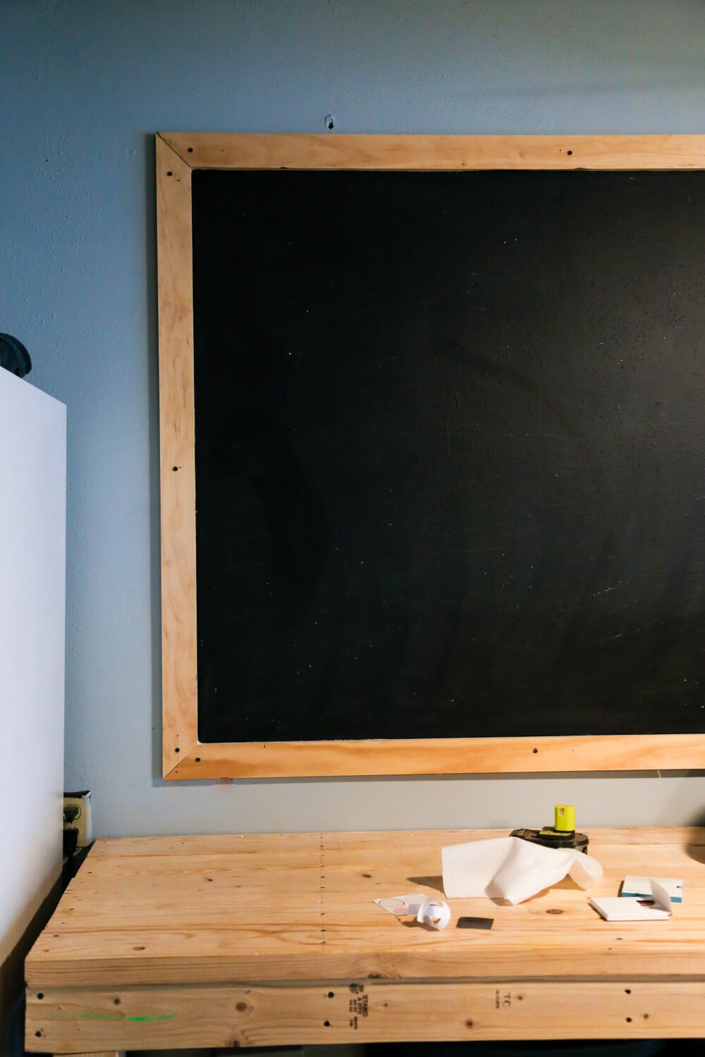 DIY blackboard for garage