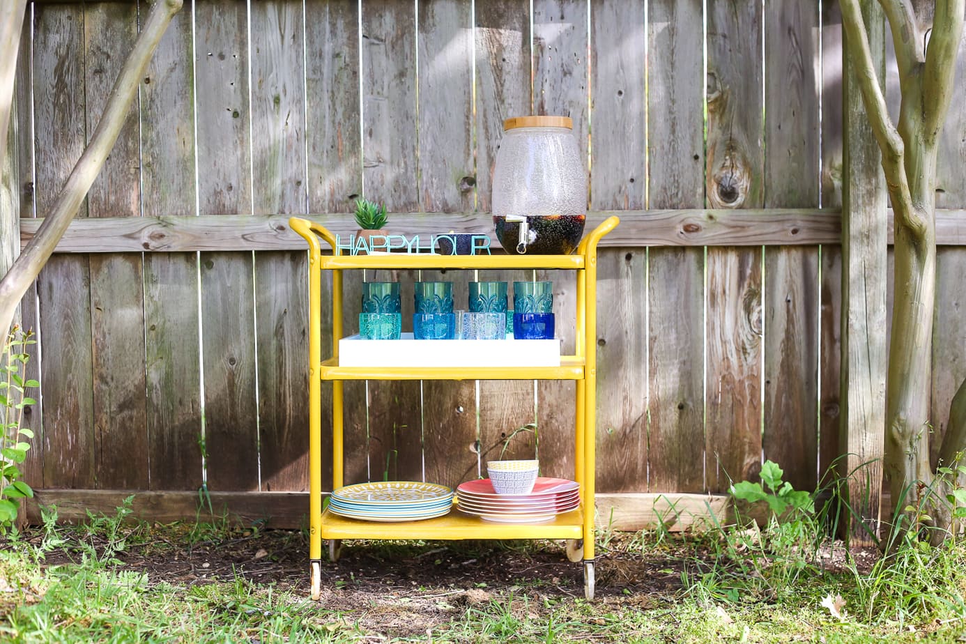 How to transform a rusty old bar cart using Rustoleum's line of rust-stopping primer and spray paint. 