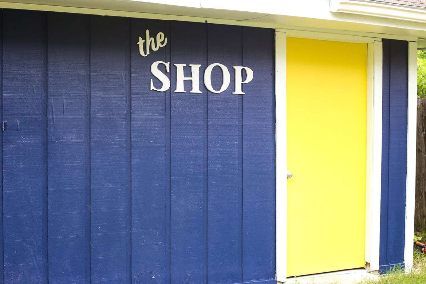 How to make a wooden sign to hang in your home using a jigsaw to cut out the letters. Really cute idea for an outdoor building, a bedroom, or anywhere else in the house!