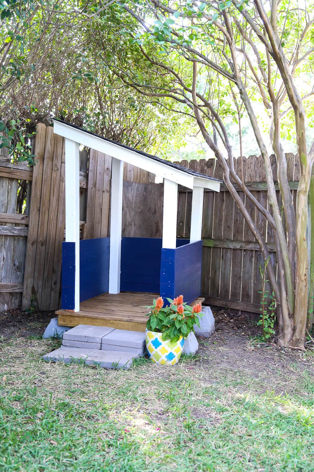 How to build an adorable backyard playhouse for your toddler or child. It's affordable, easy, and such a fun addition to your backyard!