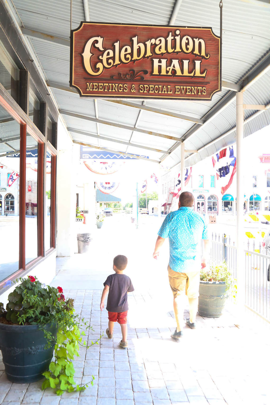 A peek into a quick family vacation in Granbury, Texas. It's one of the best spots in Texas for a quick weekend getaway, and there's so much to see and do! 