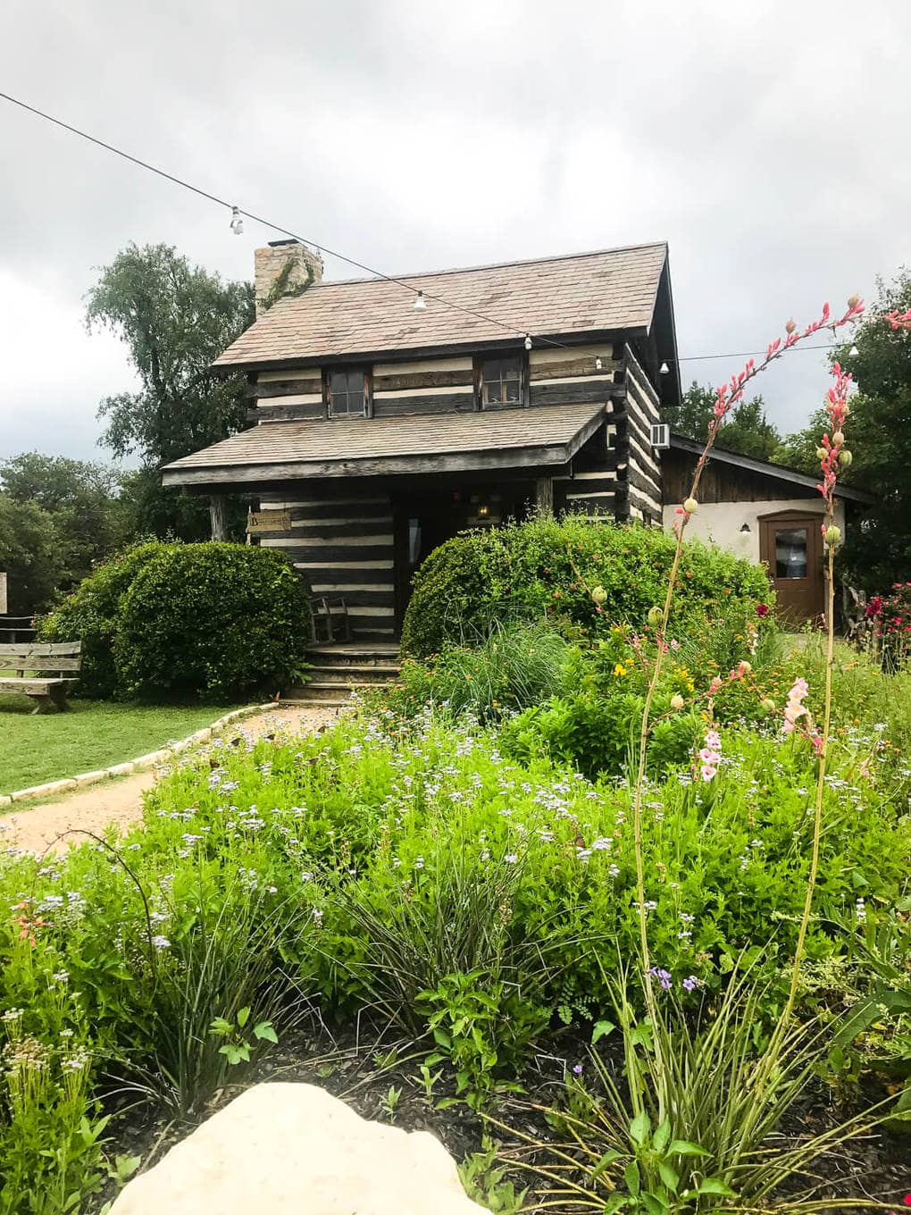 Heading to Waco to visit the Silos? Be sure you take a detour to visit Heritage Homestead - it's a gorgeous community with a similar feel to Magnolia but way fewer crowds! See all of the details here! 