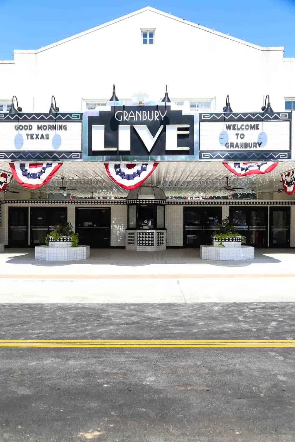 A peek into a quick family vacation in Granbury, Texas. It's one of the best spots in Texas for a quick weekend getaway, and there's so much to see and do!