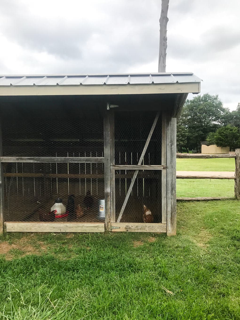 Heading to Waco to visit the Silos? Be sure you take a detour to visit Heritage Homestead - it's a gorgeous community with a similar feel to Magnolia but way fewer crowds! See all of the details here! 