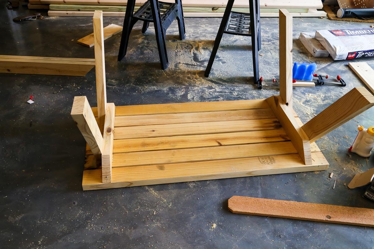 How to build a DIY kids picnic table