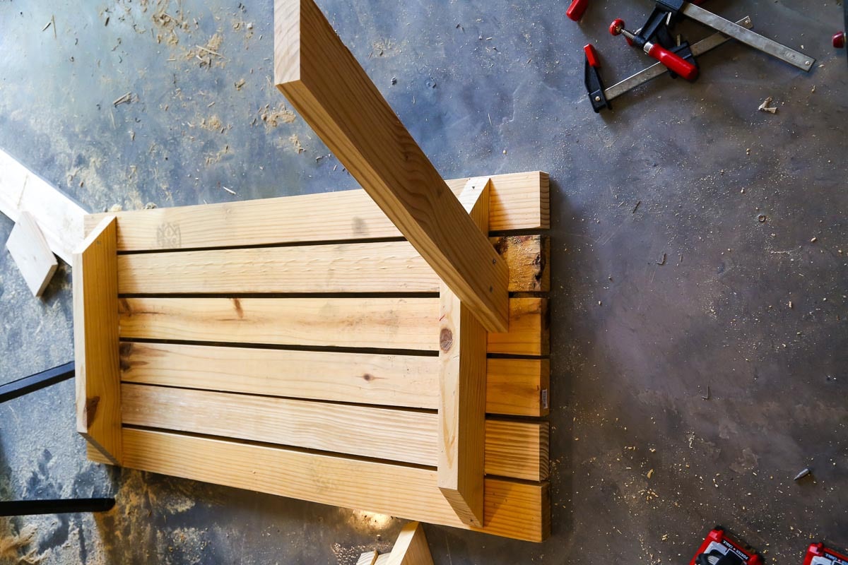 How to build and paint a pattern on a DIY kids picnic table