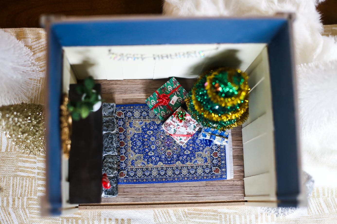 Adorable miniature room for Christmas