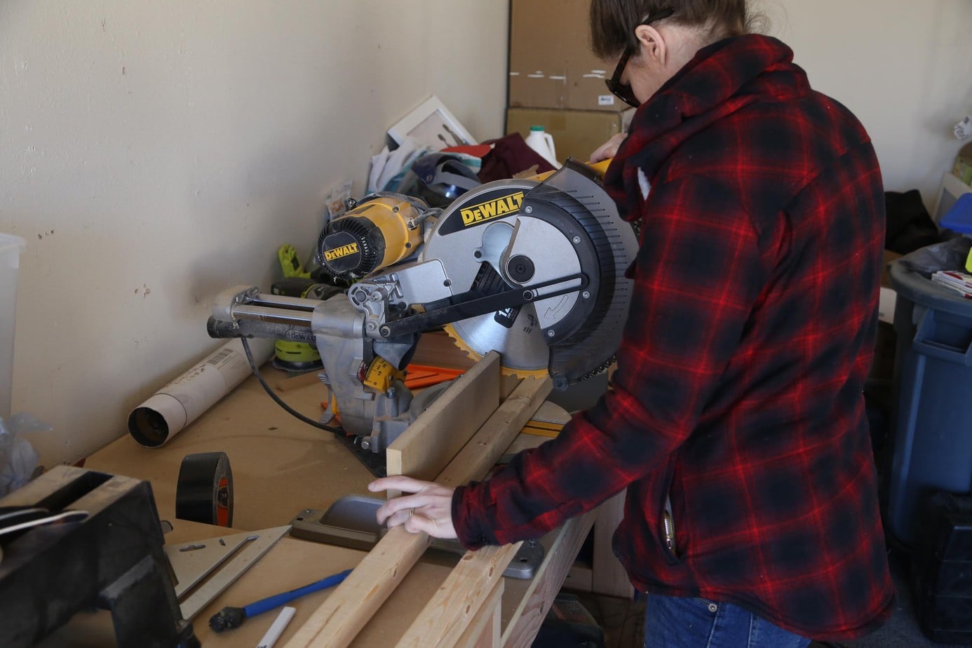 How to build a DIY console table for the front door