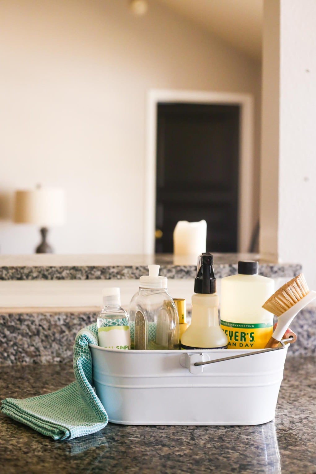 Tips for a small but organized kitchen