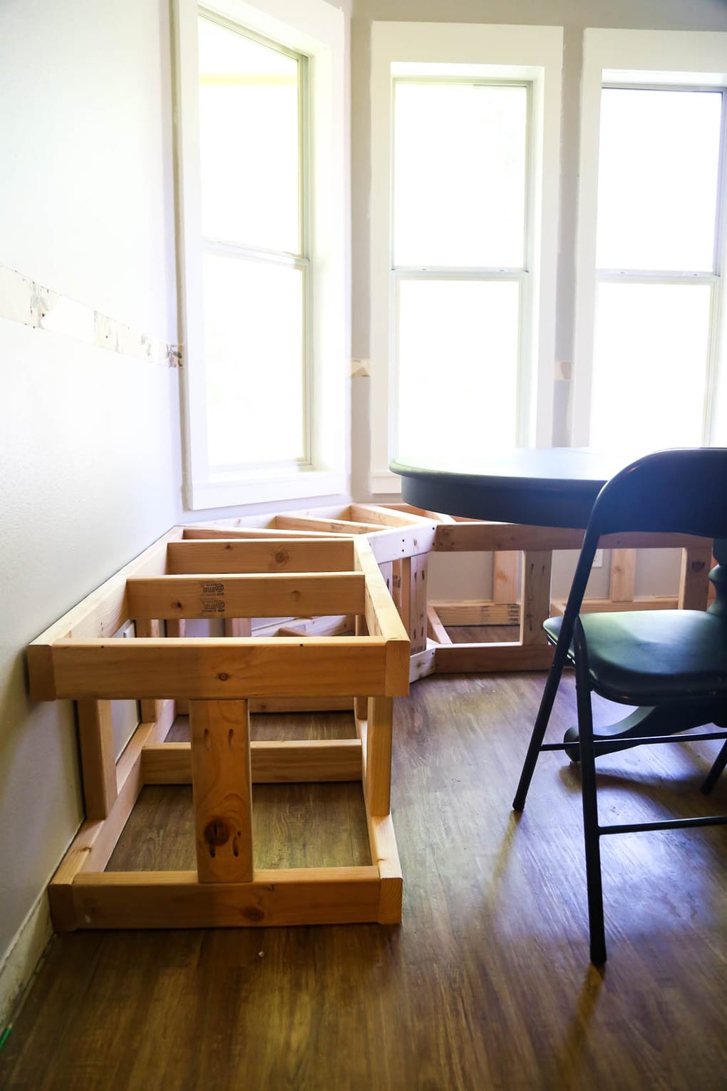 Banquette seating frame