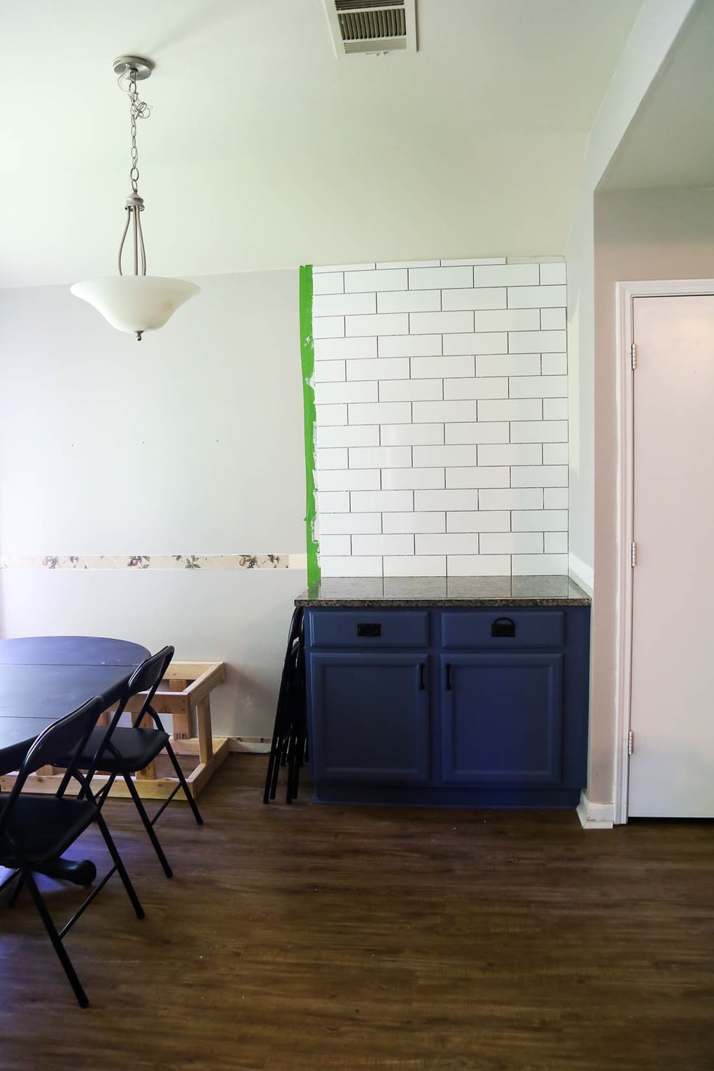 Tiled bar area in kitchen