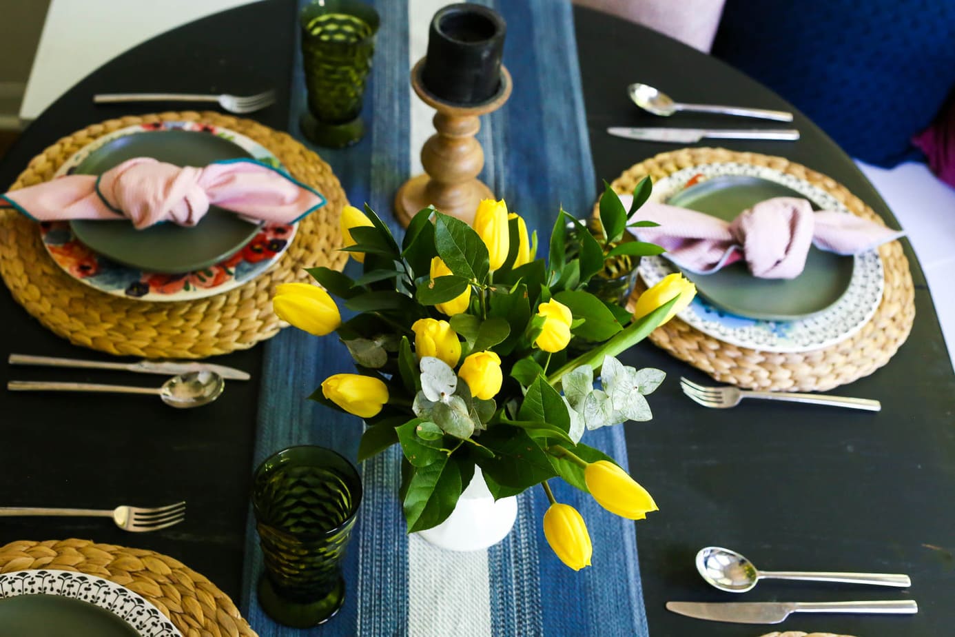 kitchen tablescape