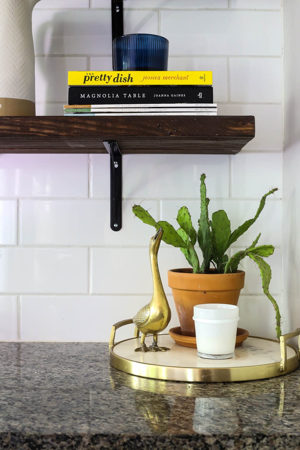 open shelving in breakfast nook