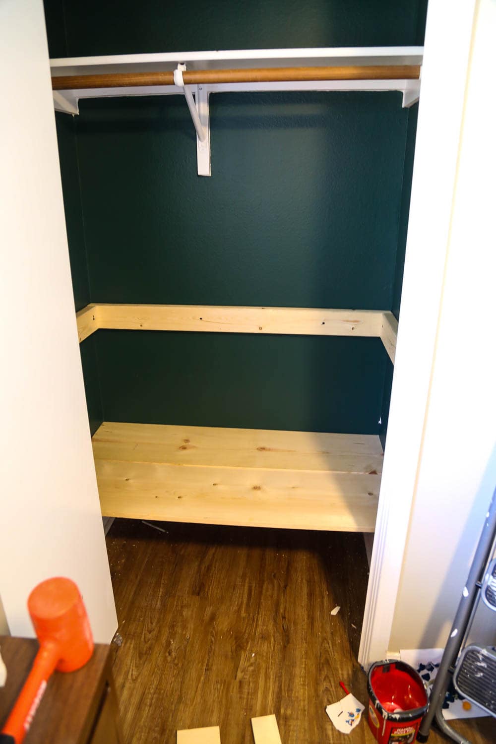 building DIY closet shelves