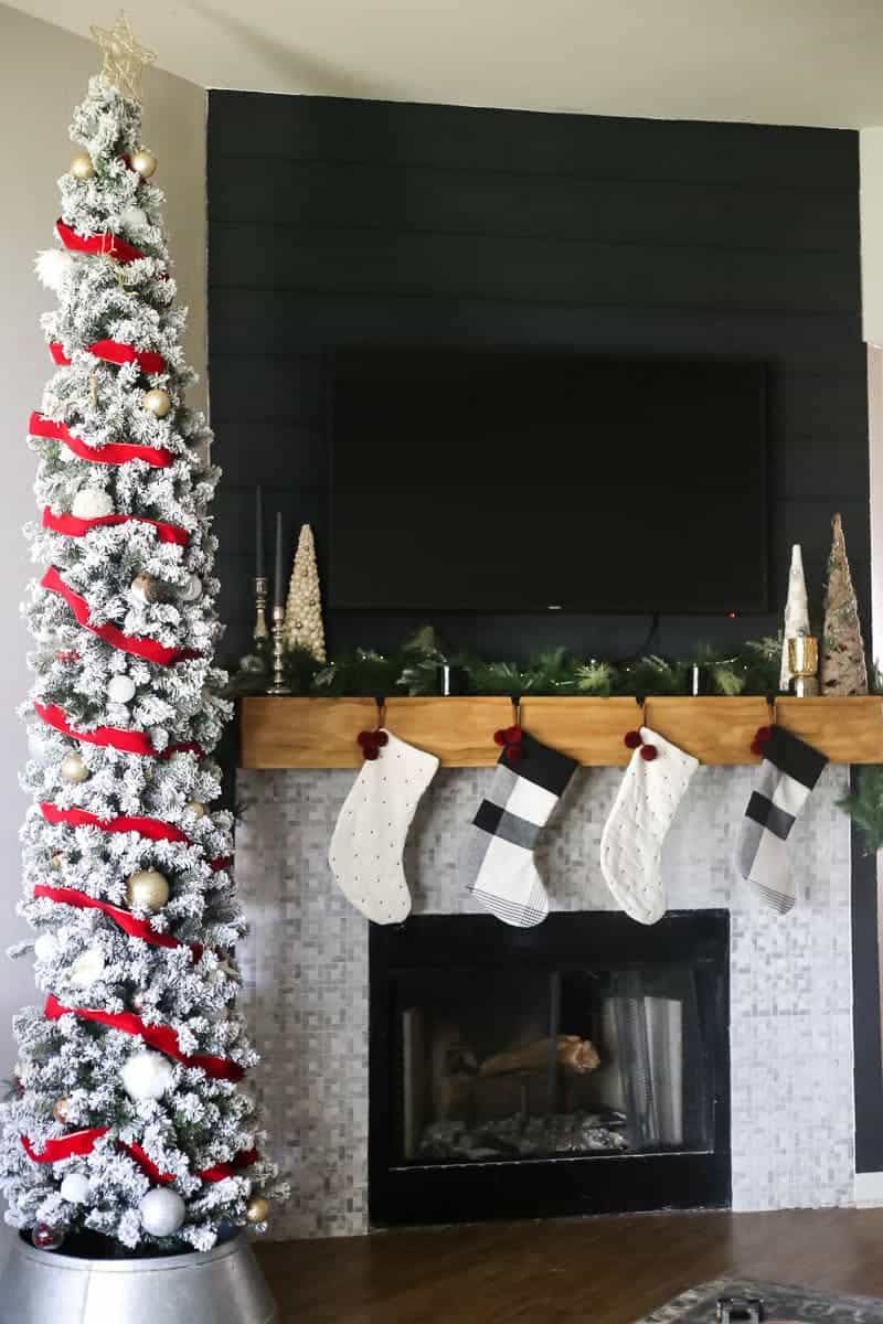 Christmas mantel and Christmas tree
