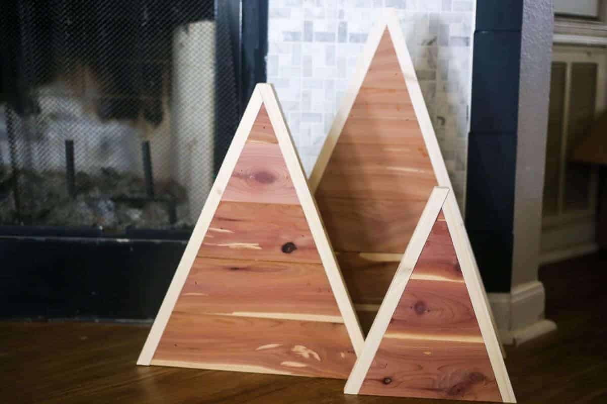 DIY Cedar Plank Christmas Tree