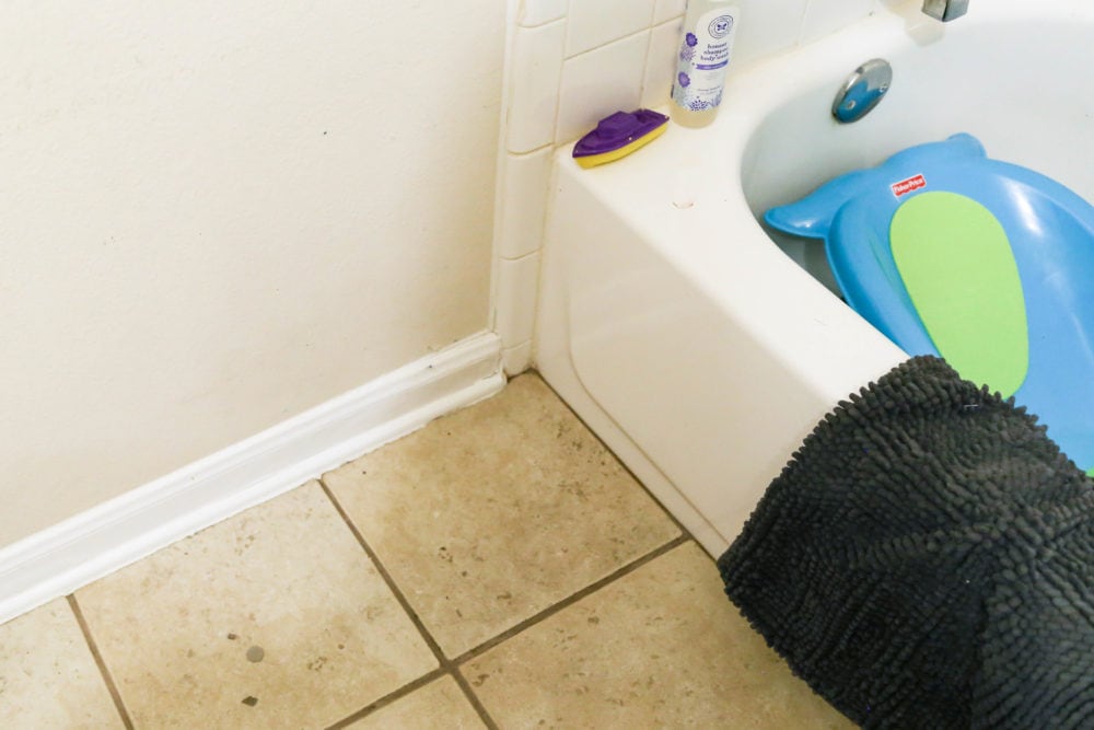 bathroom with stained grout