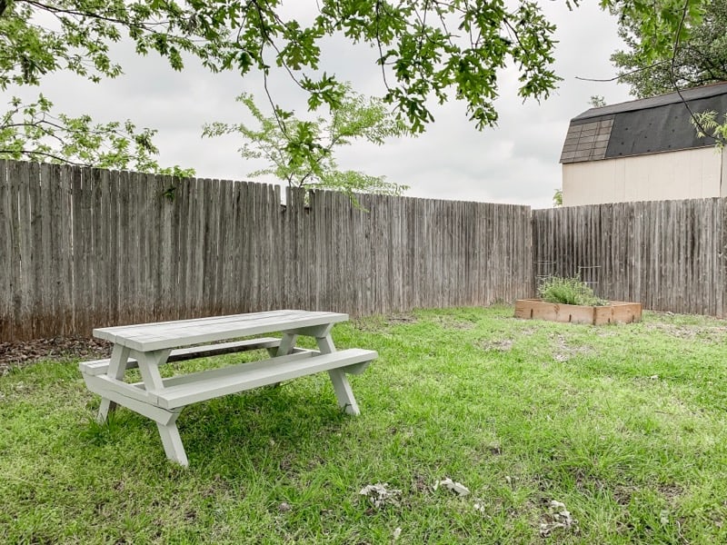 kids picnic table