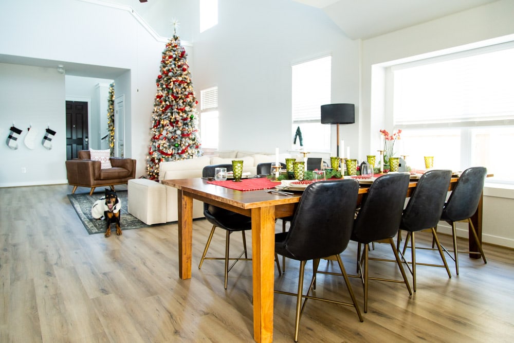 A Traditional Christmas Tablescape