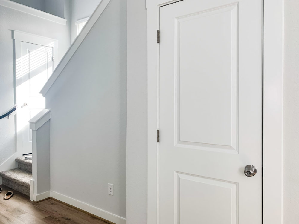 small entryway makeover before