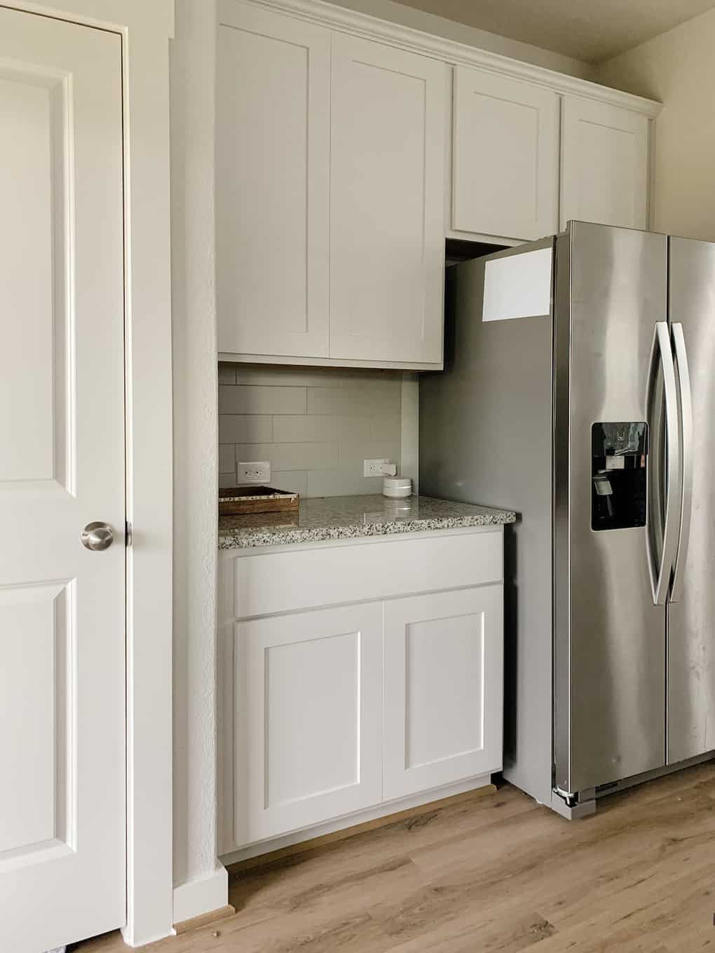 white kitchen cabinets