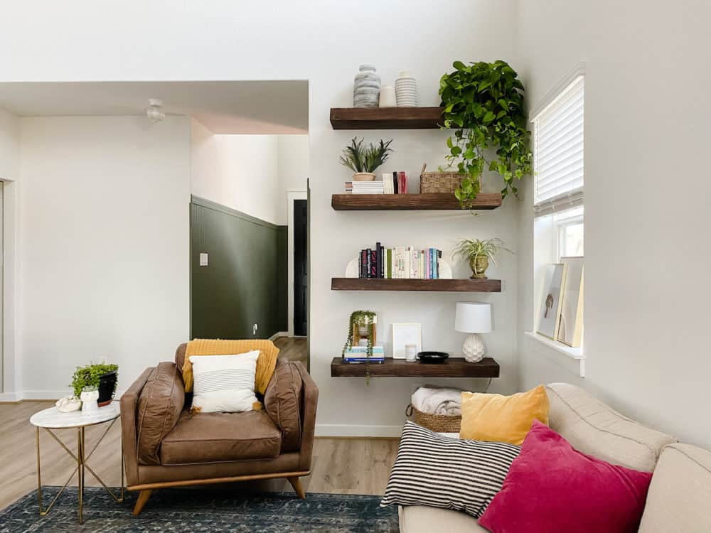 DIY floating shelves with plants 