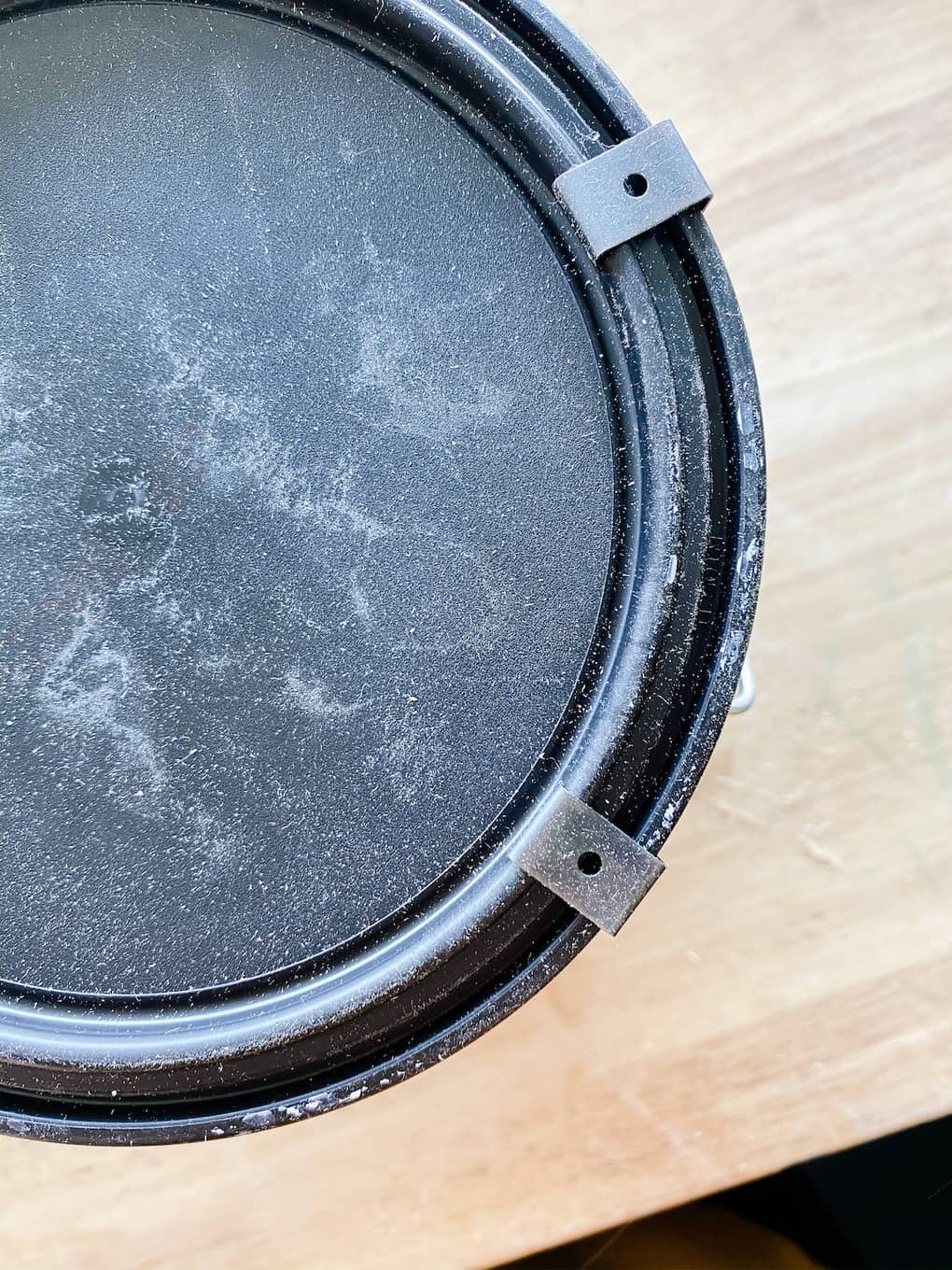 How to Open a Paint Can {With No Mess!} &ndash; Love & Renovations