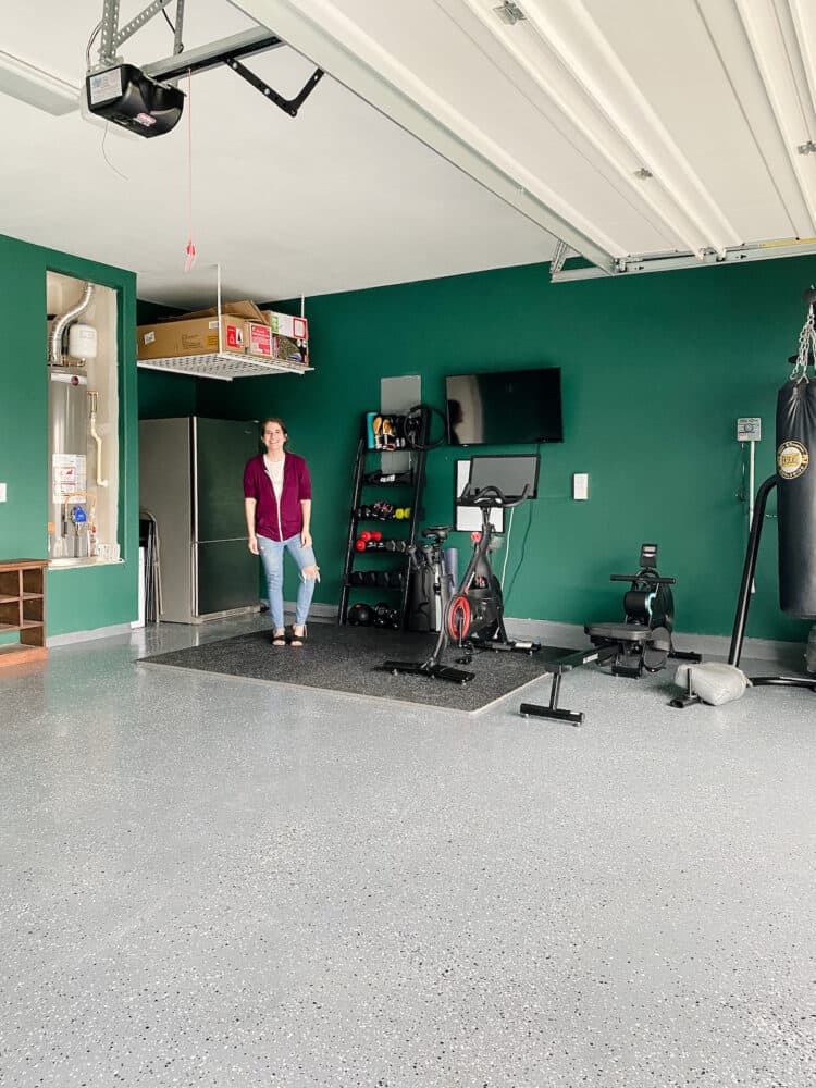 home garage gym with Rust-Oleum EpoxyShield flooring 