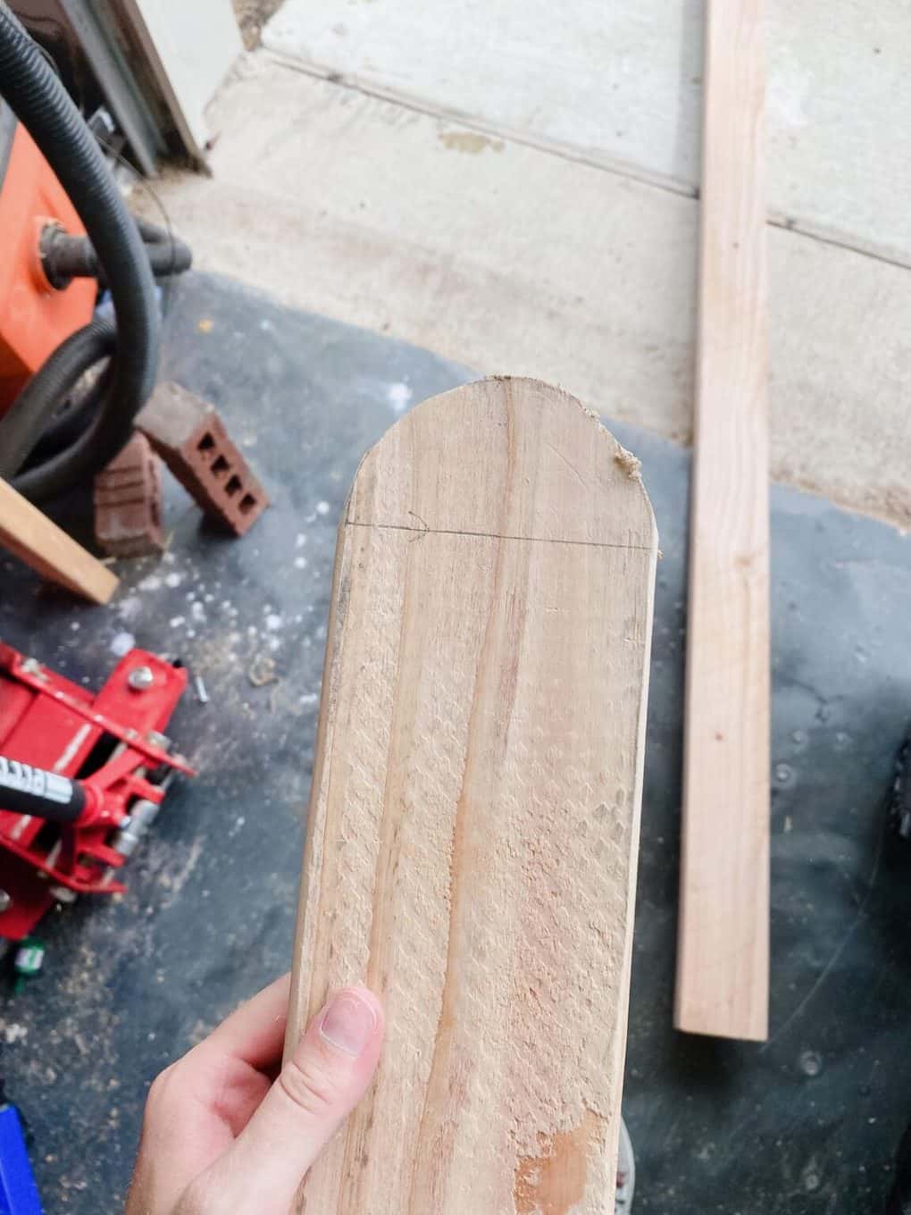 Leg for cornhole board