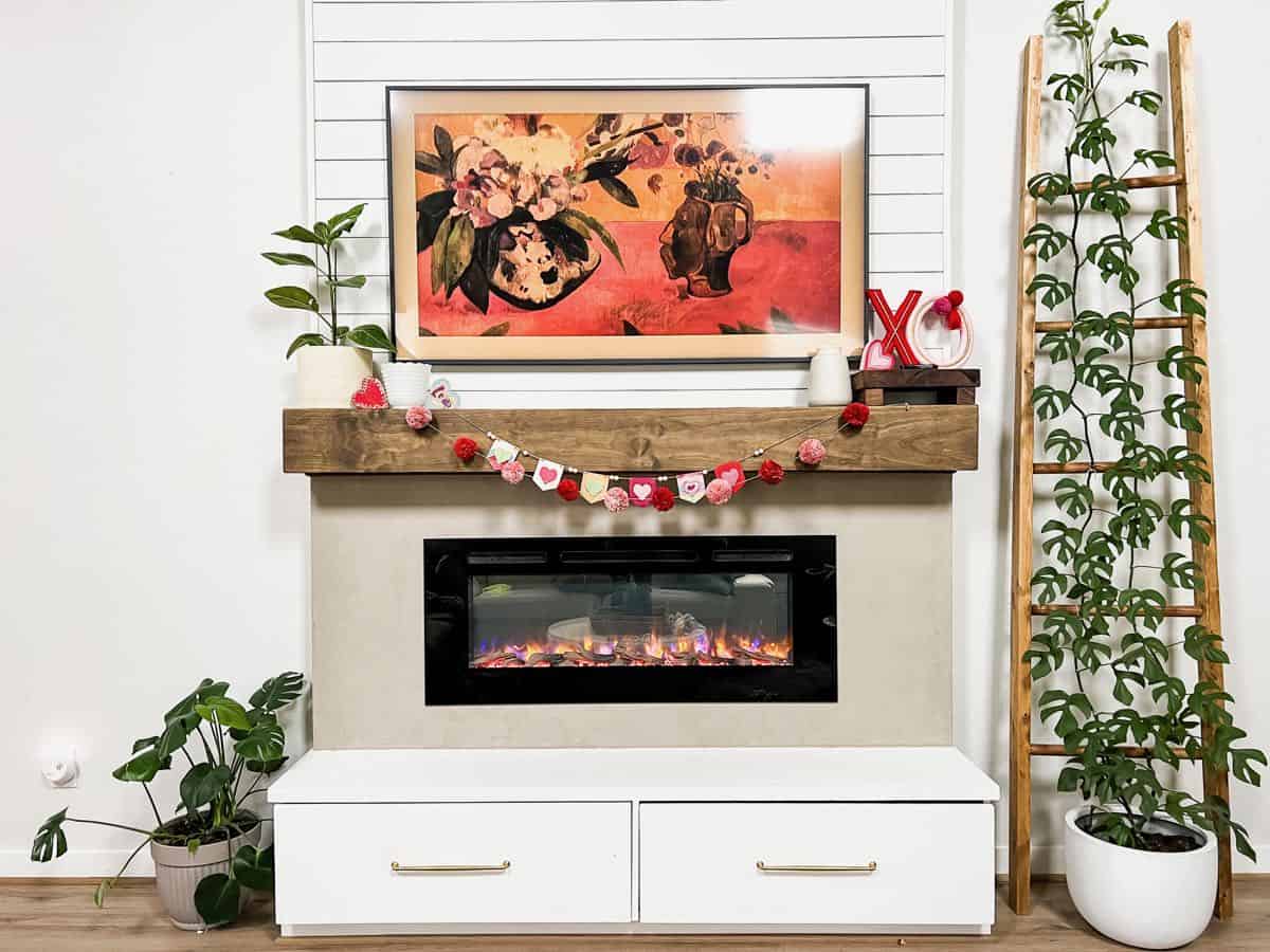 DIY Valentine’s Day Mantel Decor