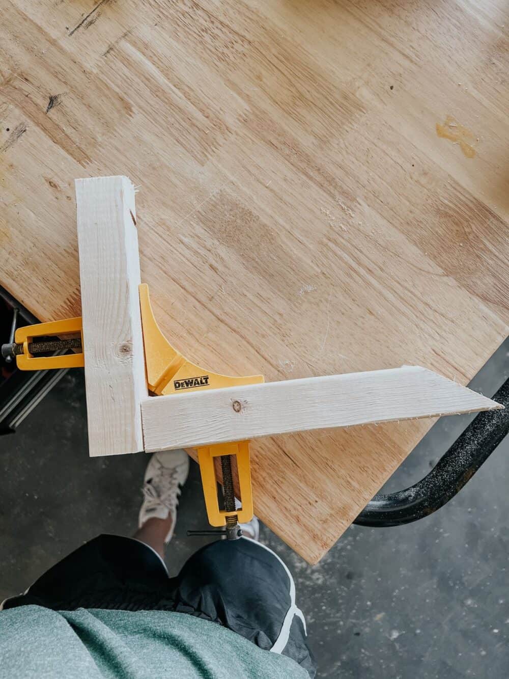 90-degree corner clamps