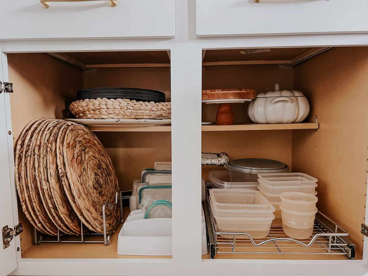 Organized tupperware cabinet