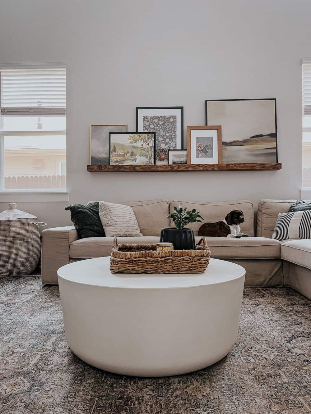 living room with a white coffee table 