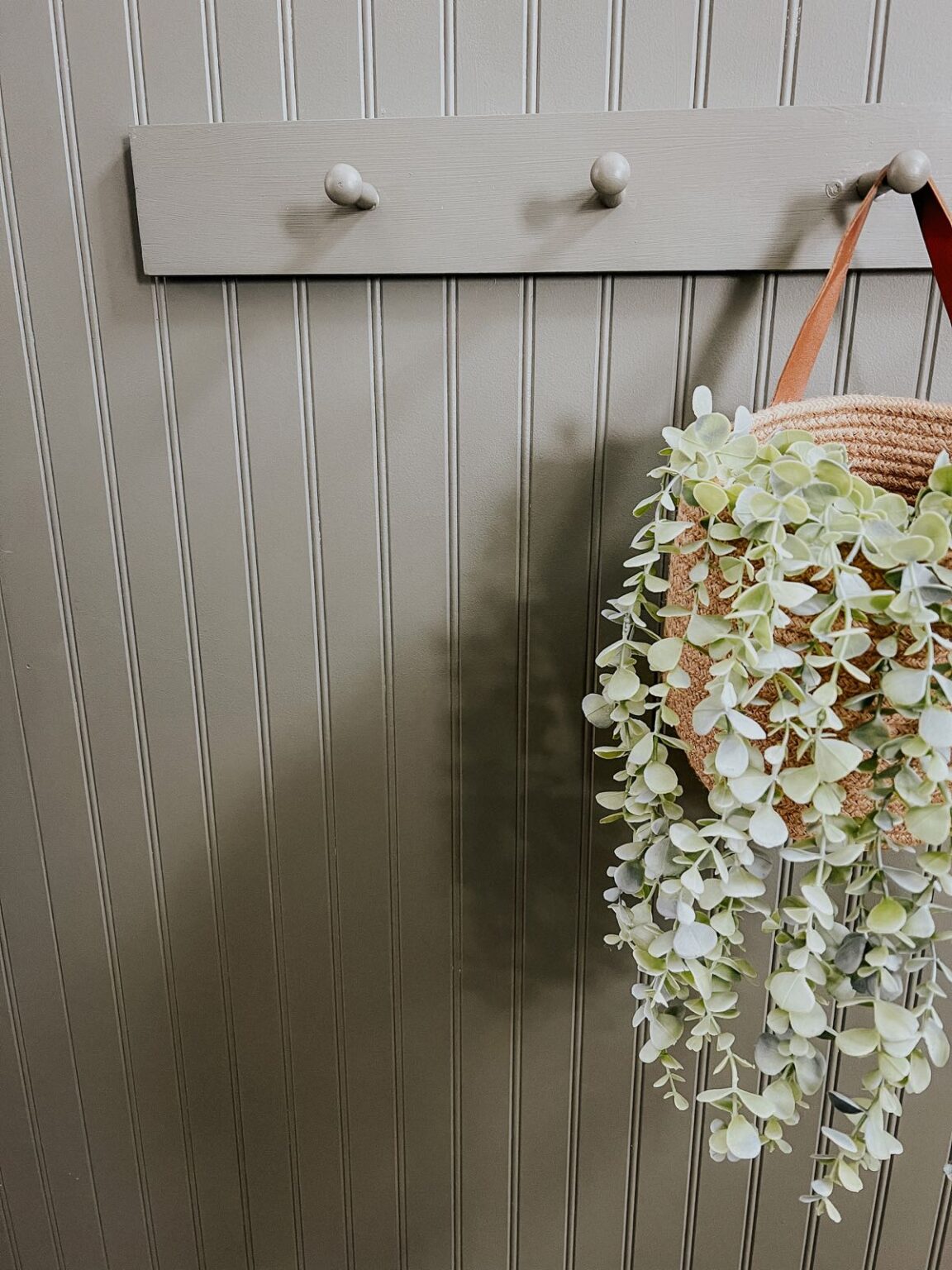 DIY ShakerStyle Peg Rail Love & Renovations