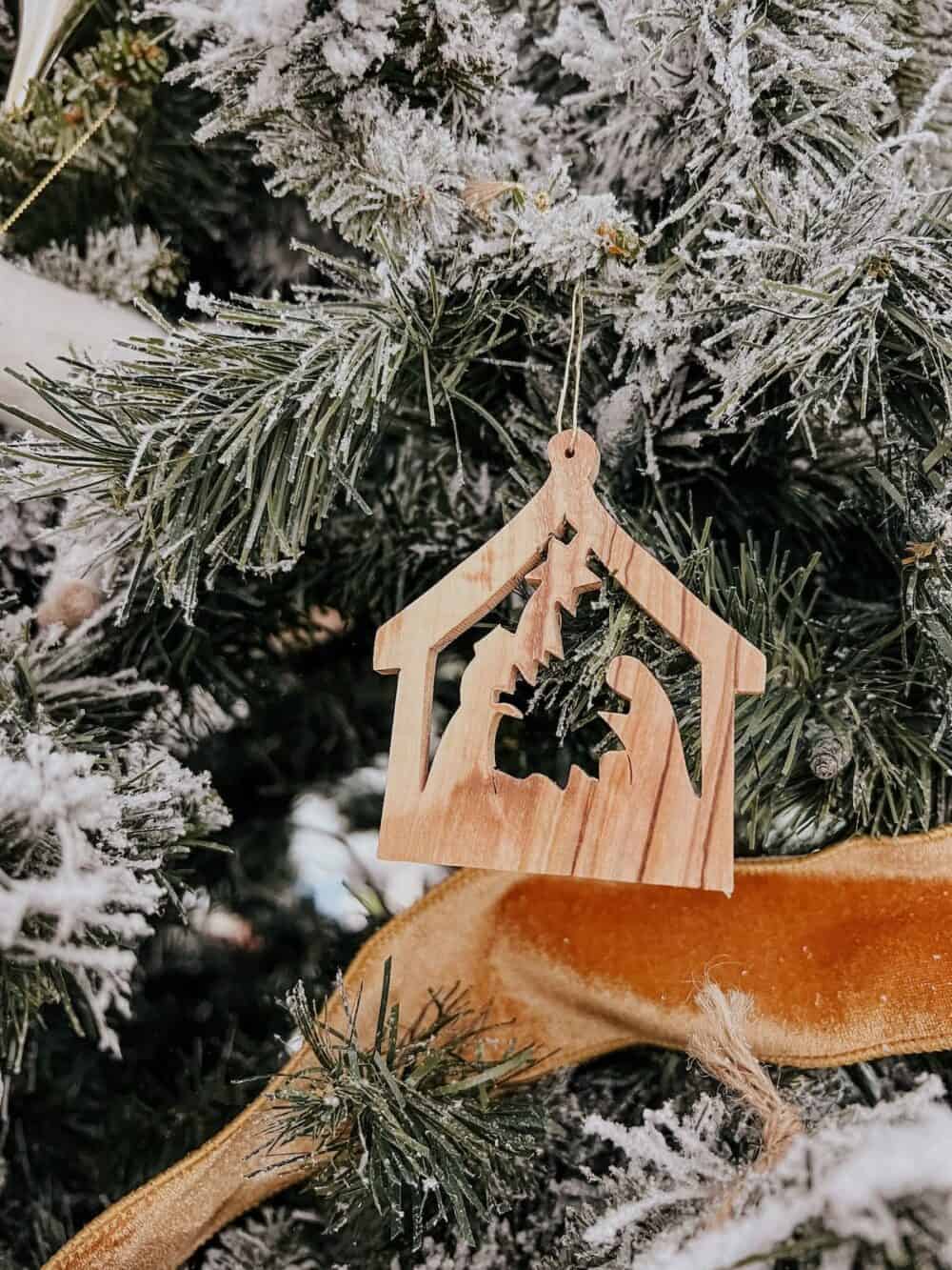 close up of a. christmas ornament purchased in branson, mo