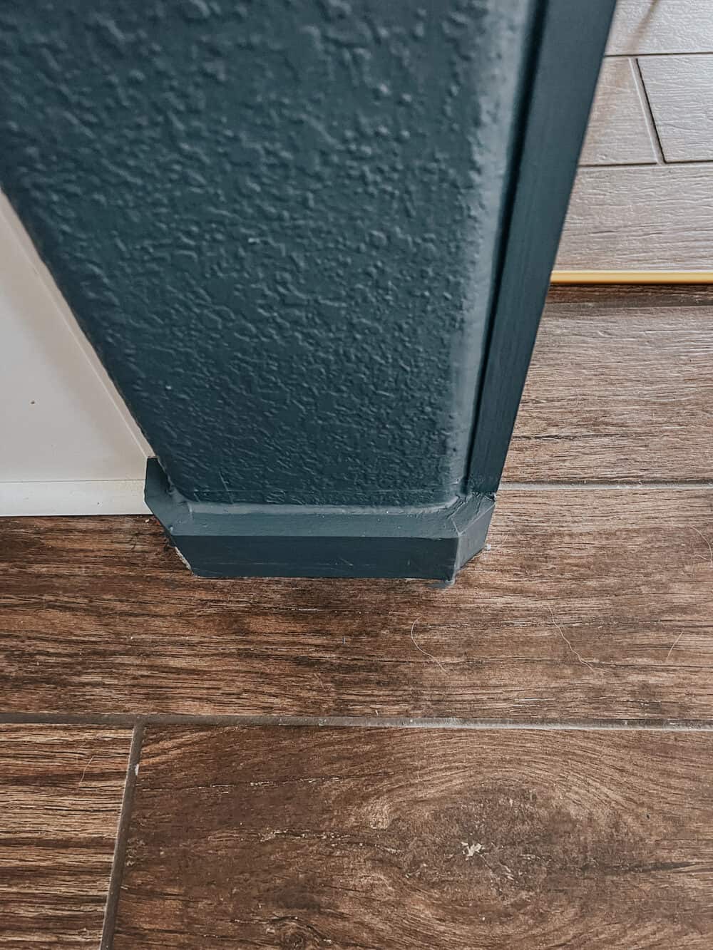 Close up of corner of kitchen island 