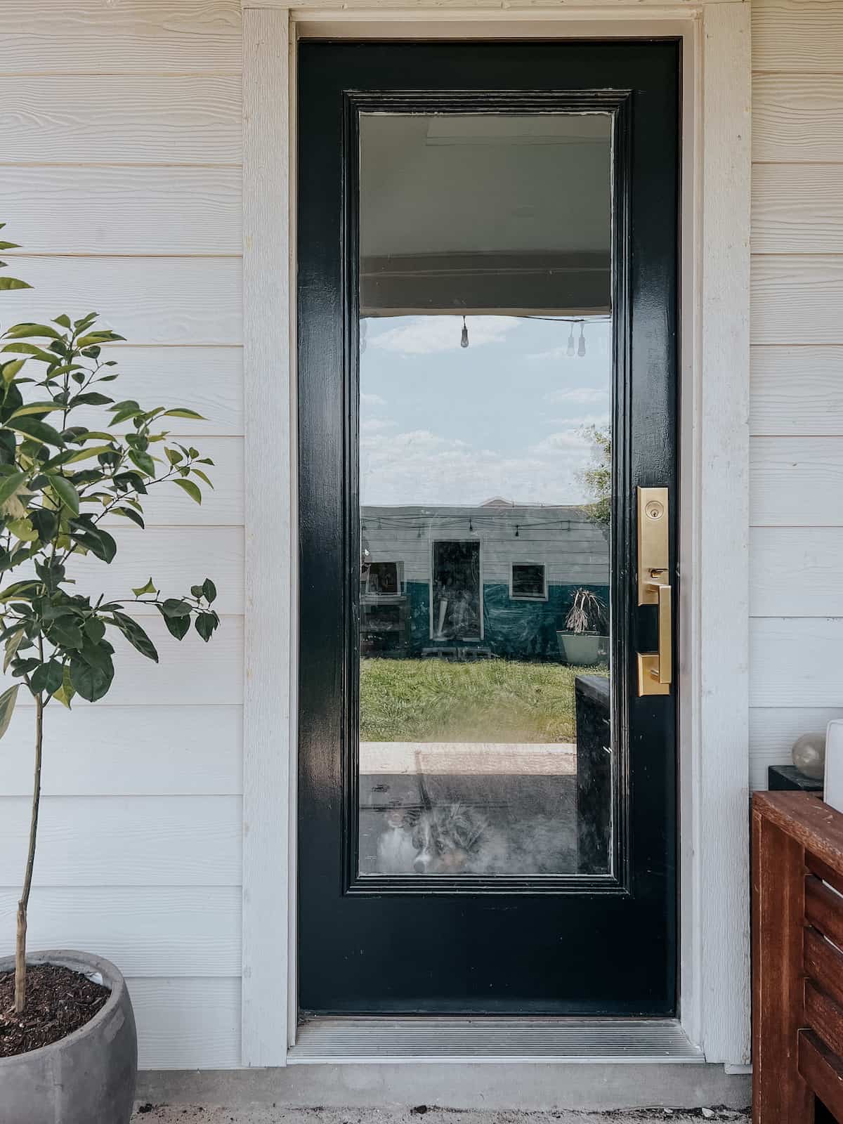 Sherwin Williams Tricorn Black: A Deep Dive – Love & Renovations