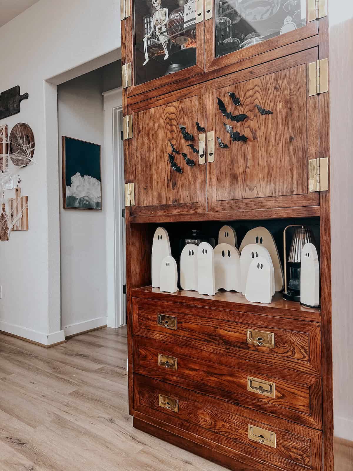 The Cutest DIY Wood Ghost Halloween Decor – Love & Renovations