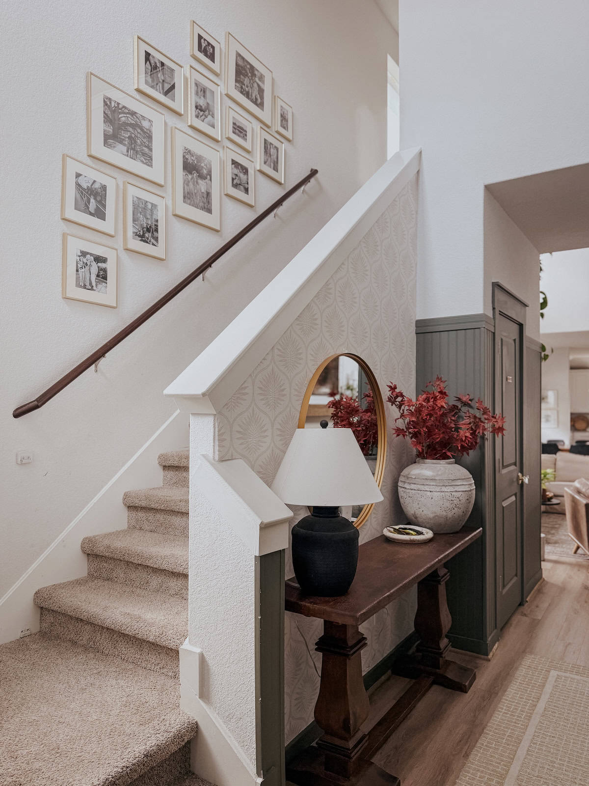 Entry Decor Ideas for a Small Entryway