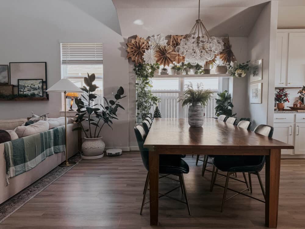 dining room decorated for Christmas
