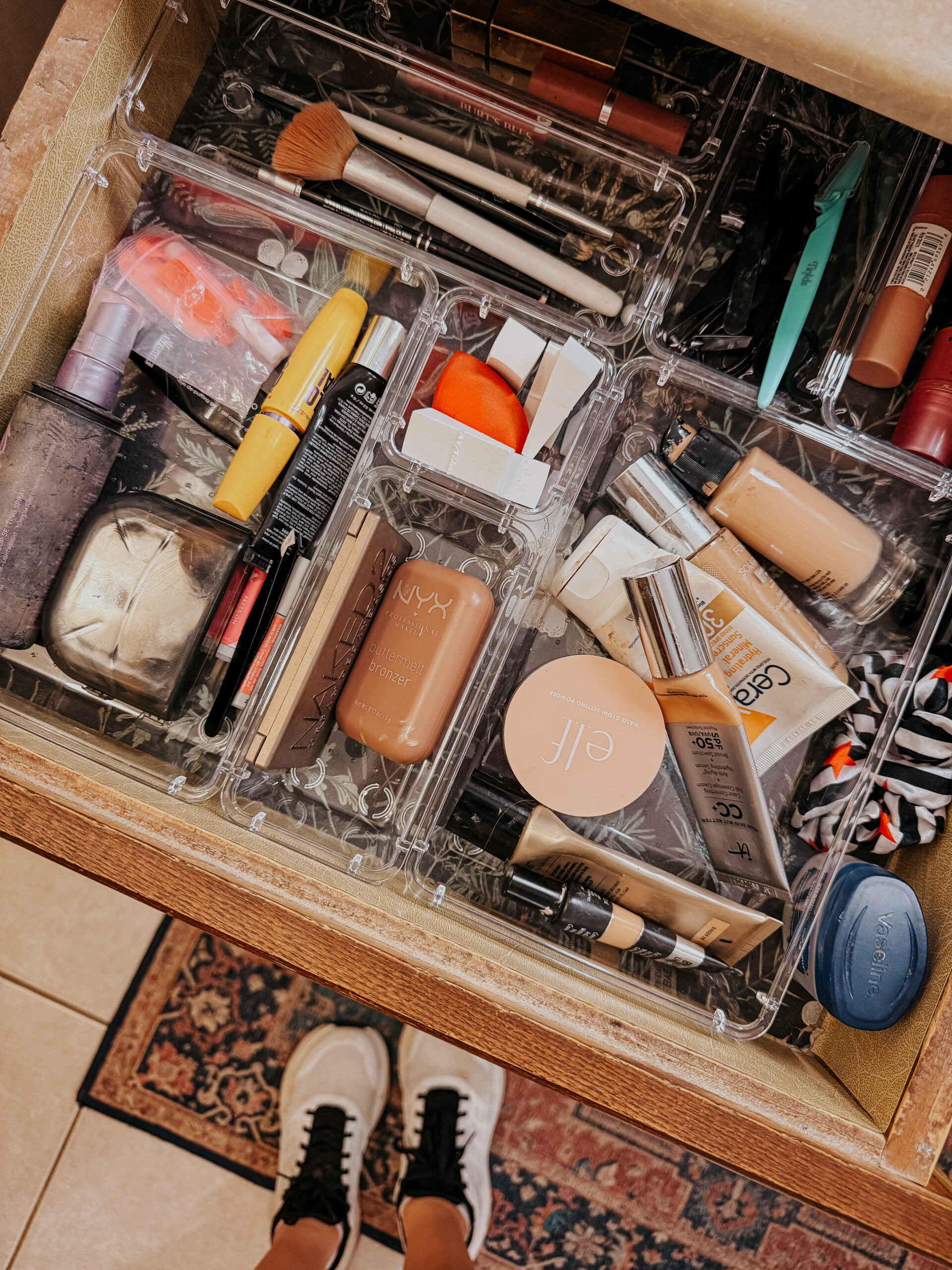 How to Organize a Makeup Drawer