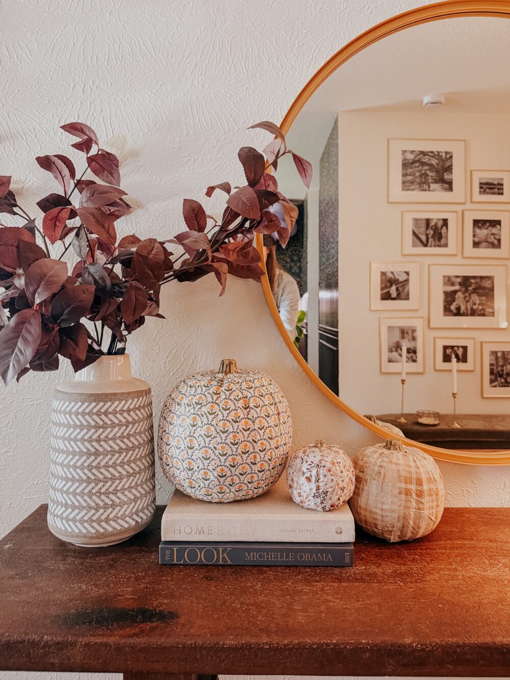 decoupaged pumpkins using napkins